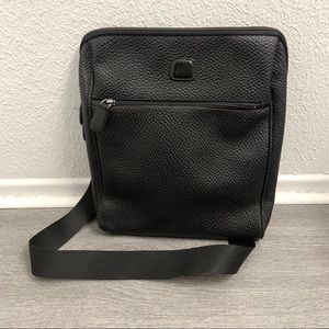 Brics Black Pebbled Leather Mens Crossbody Bag